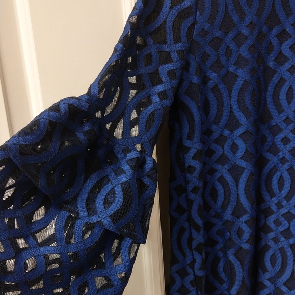 Brand new Alfani geometric print sexy top - Picture 2 of 3